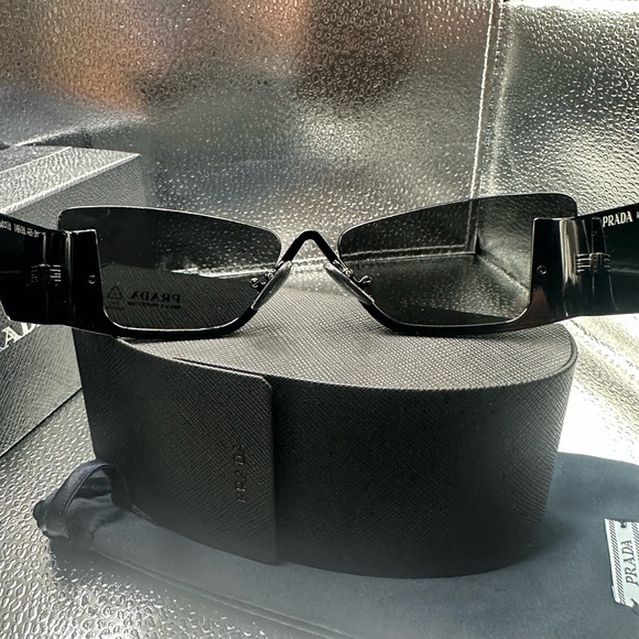 New PRADA PR 2 Women's Irregular Sunglasses - Black/Gray - Picture 3 of 9